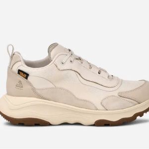 Teva Geotrecca Women’s hiking shoe - size 6 - NEW IN BOX - neutral cream color!